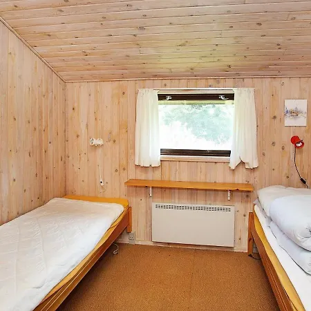 Three-bedroom Holiday In 1 Ferienhaus