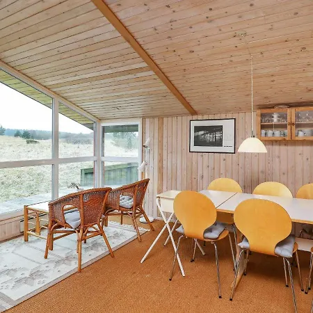 Ferienhaus Three-bedroom Holiday In 1 *